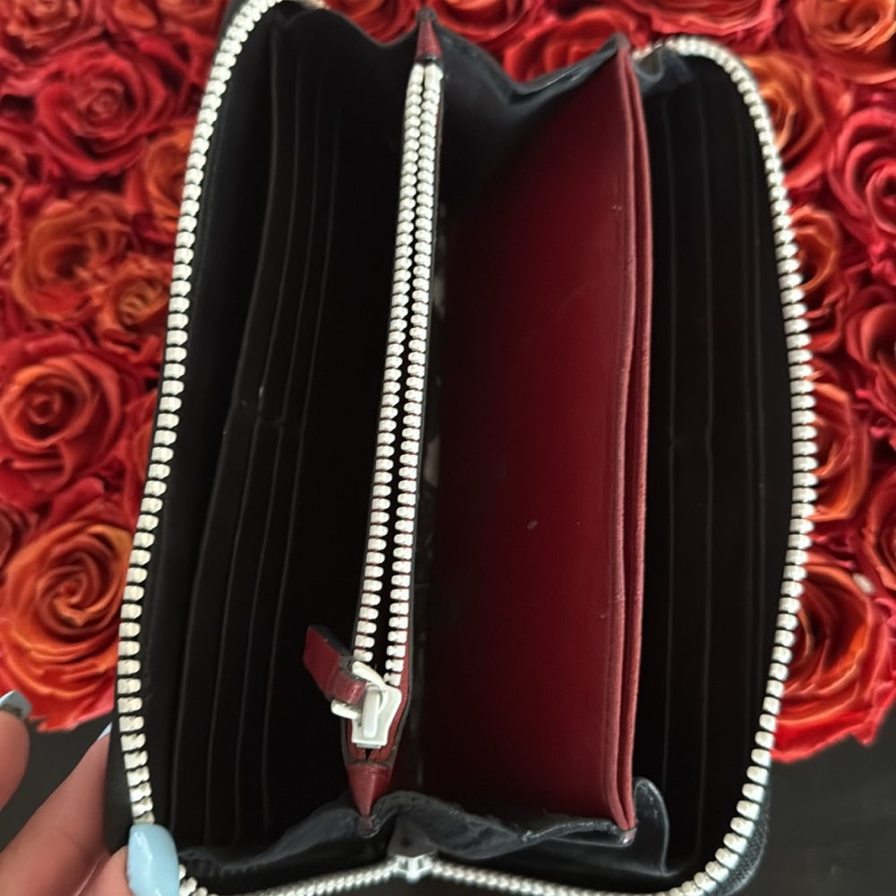Valentino Wallet - Picture 6 of 11
